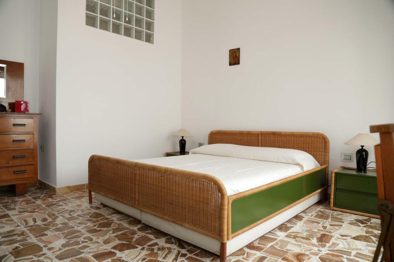 Luxury Apt Apartment Calasetta Exterior photo