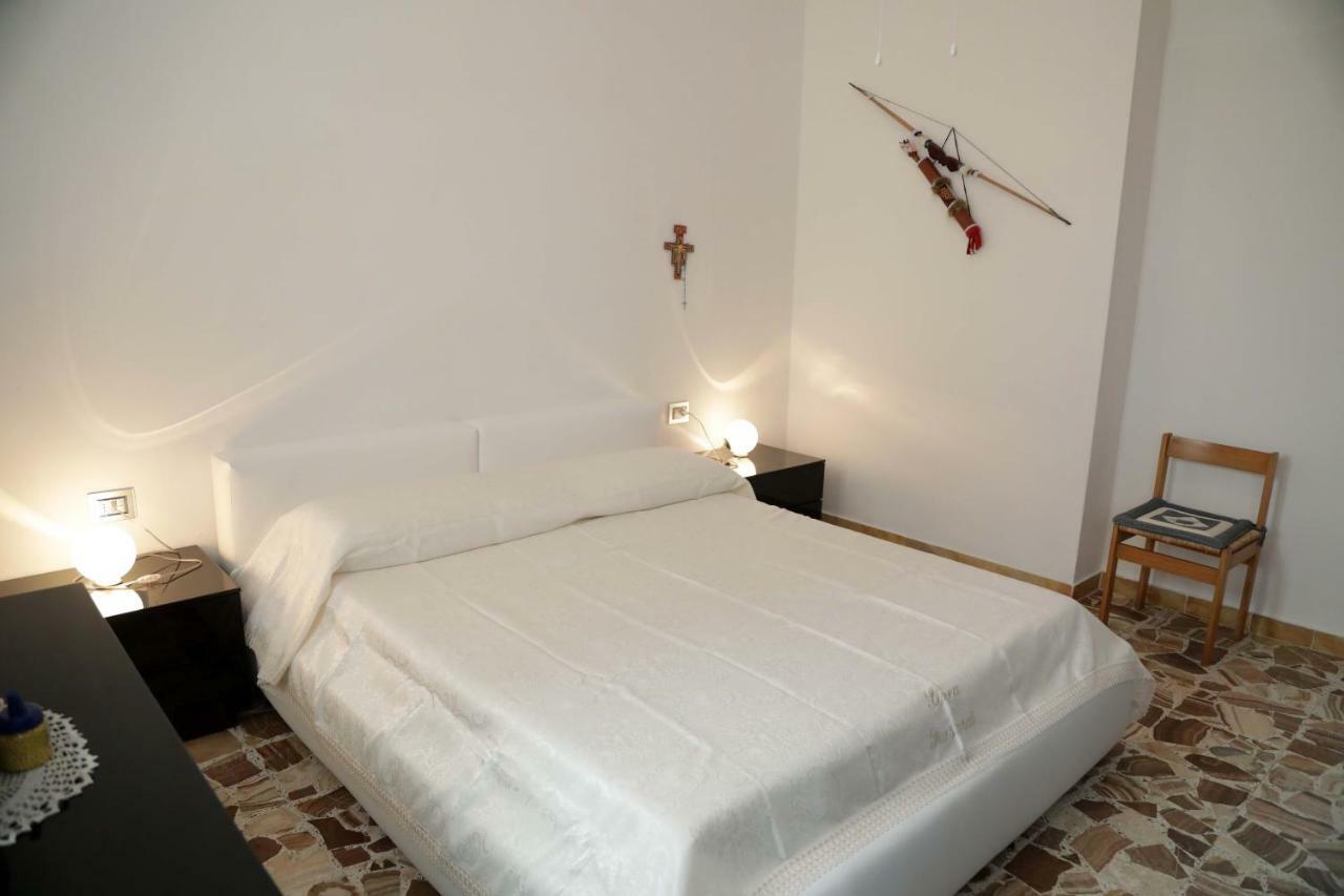 Luxury Apt Apartment Calasetta Exterior photo